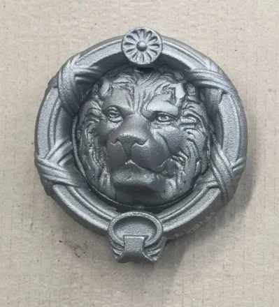 Luxurious Beautiful Ornamental Wrought Iron Lion Design Elements