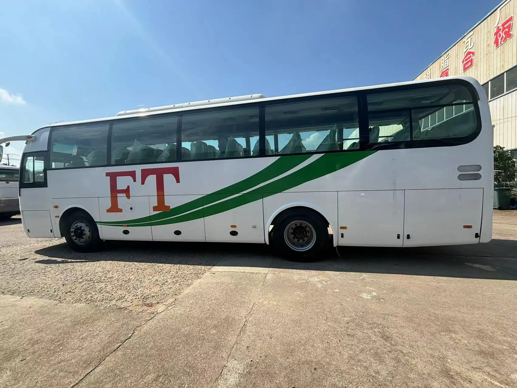 good condition high quality Kinglong 6128 model 55 seats coach  passenger new used bus for sale