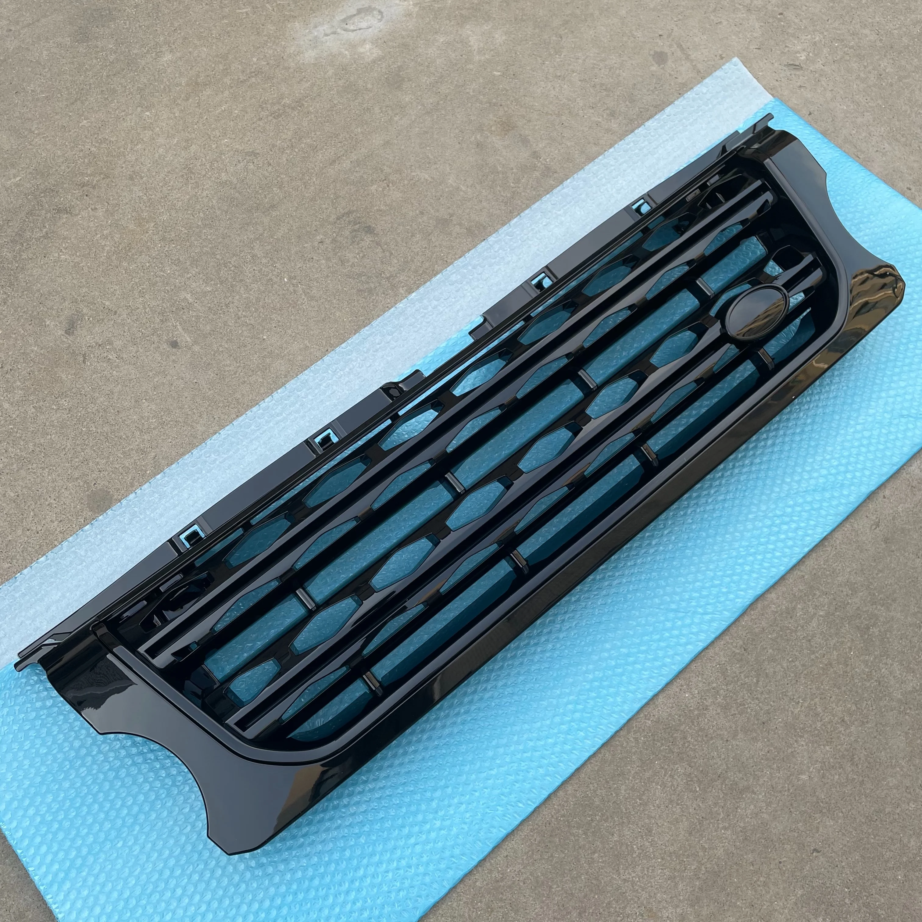 
LR023731 2014 Land Rover Discovery 4 Front Grille Factory Price From BDL Company In China 