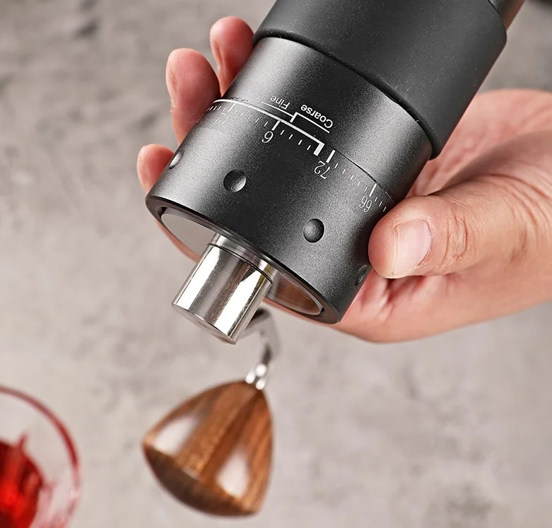 Маленькая портативная ручная кофемолка из нержавеющей стали