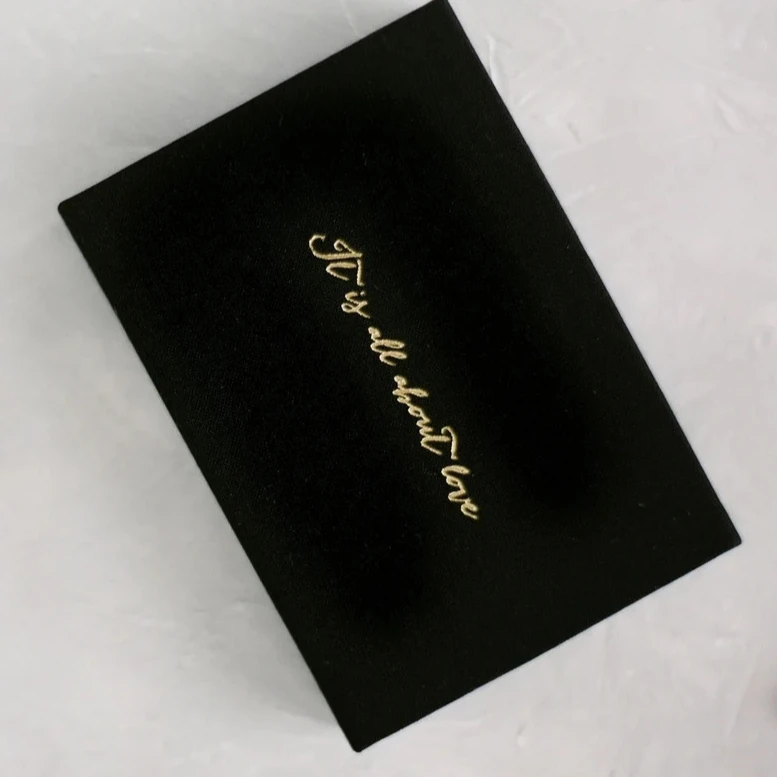 Wholesale Small Black Custom Design Personalized Rigid Paper Cardboard Usb Flash Disk Packaging Magnetic Closure Gift Box