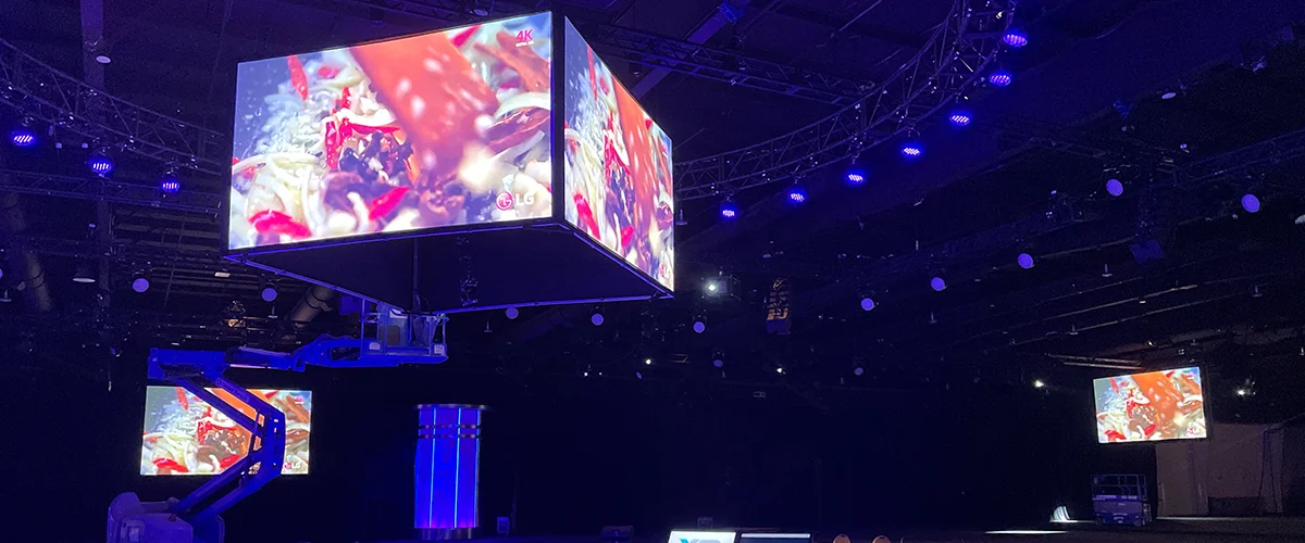 Giant Indoor Outdoor LED advertising Screen Standing P2.5 P4 LED cube screen Display Video Four faces Digital LED Billboard Sign