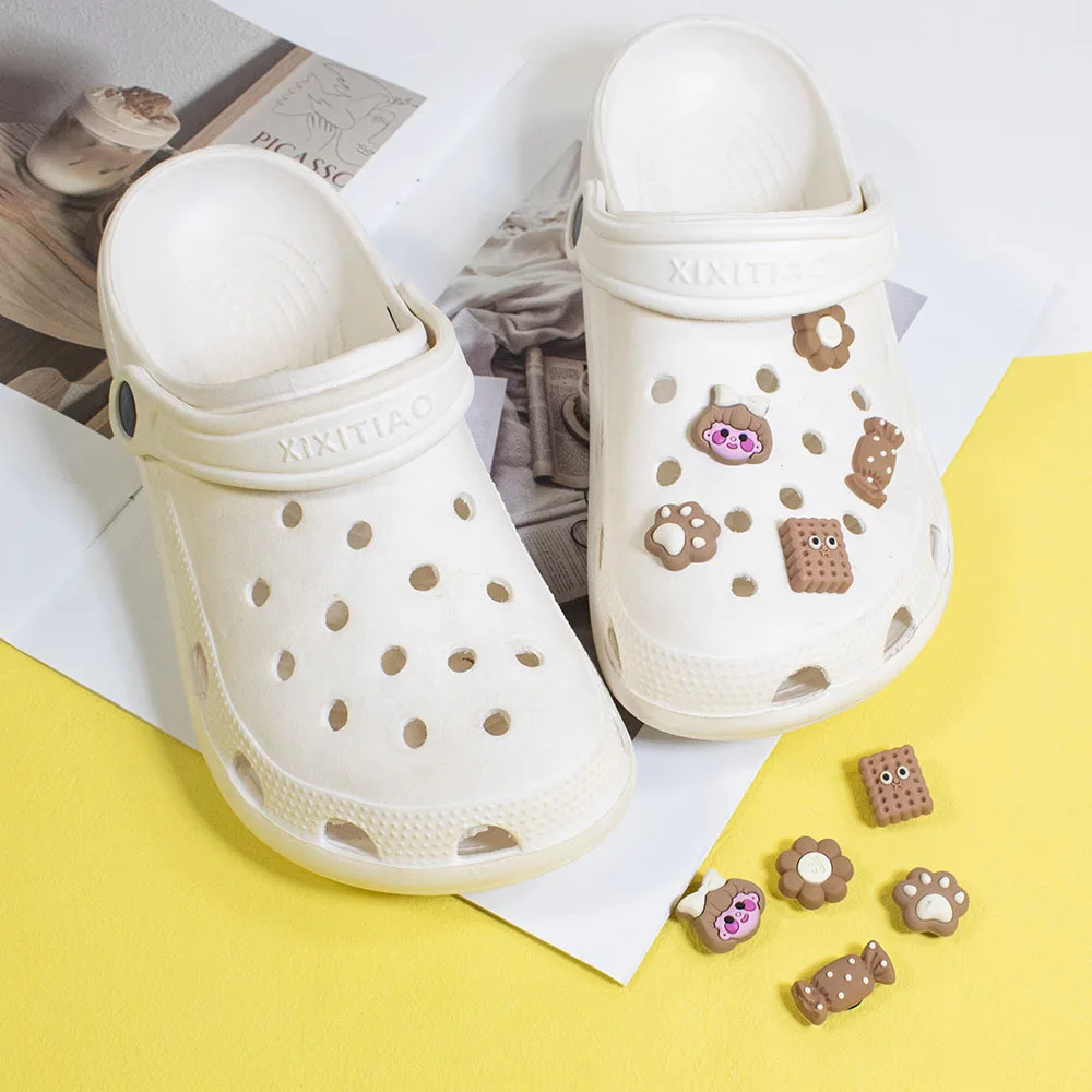 Популярные аксессуары 2023 croc charmsDIY с молочным чаем, милые Мультяшные Мягкие Пластиковые Подвески croc для детей