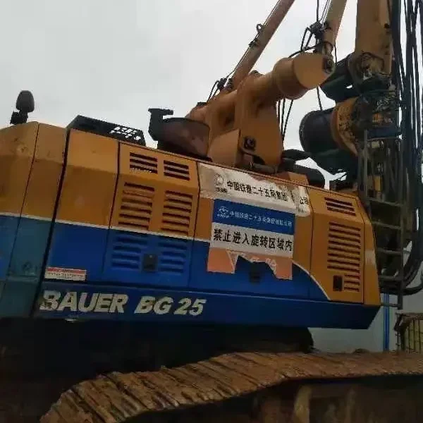 2015 год б/у Bauer BG25 роторная буровая установка 8000 рабочих часов
