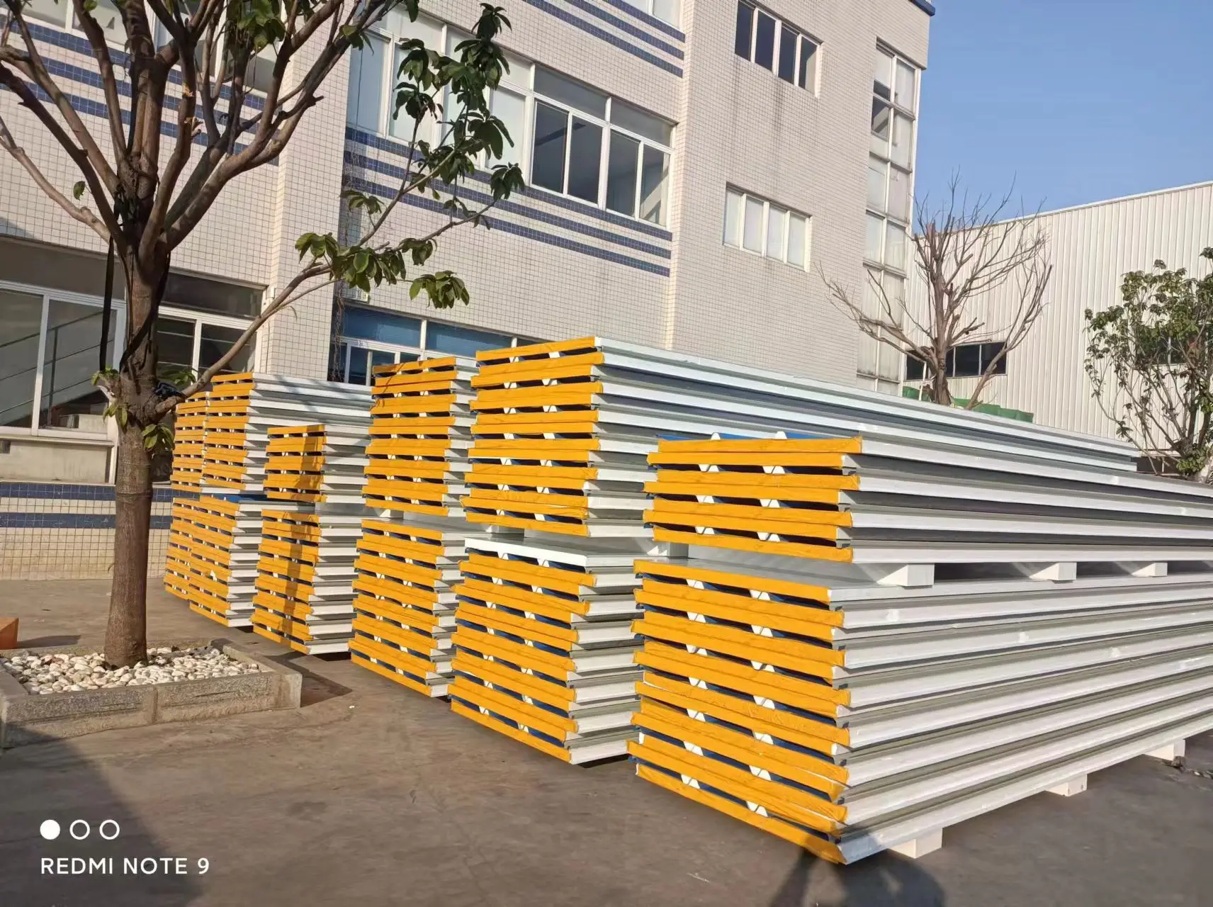 Factory Price Warehouse Insulated Eps Sandwich Panel Roof Panel Metal CE Modern Color Steel Offwhite/green/ RAL Prepainted