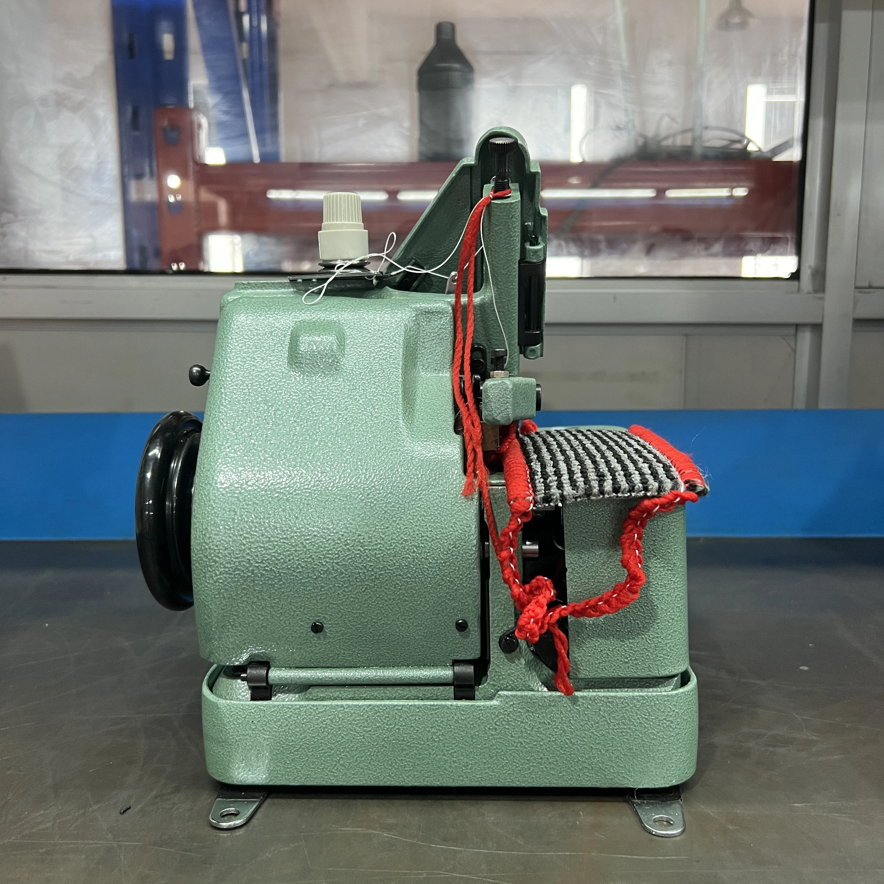 RONMACK RM-308 2 thread Industrial Carpet overedging overlock sewing machine