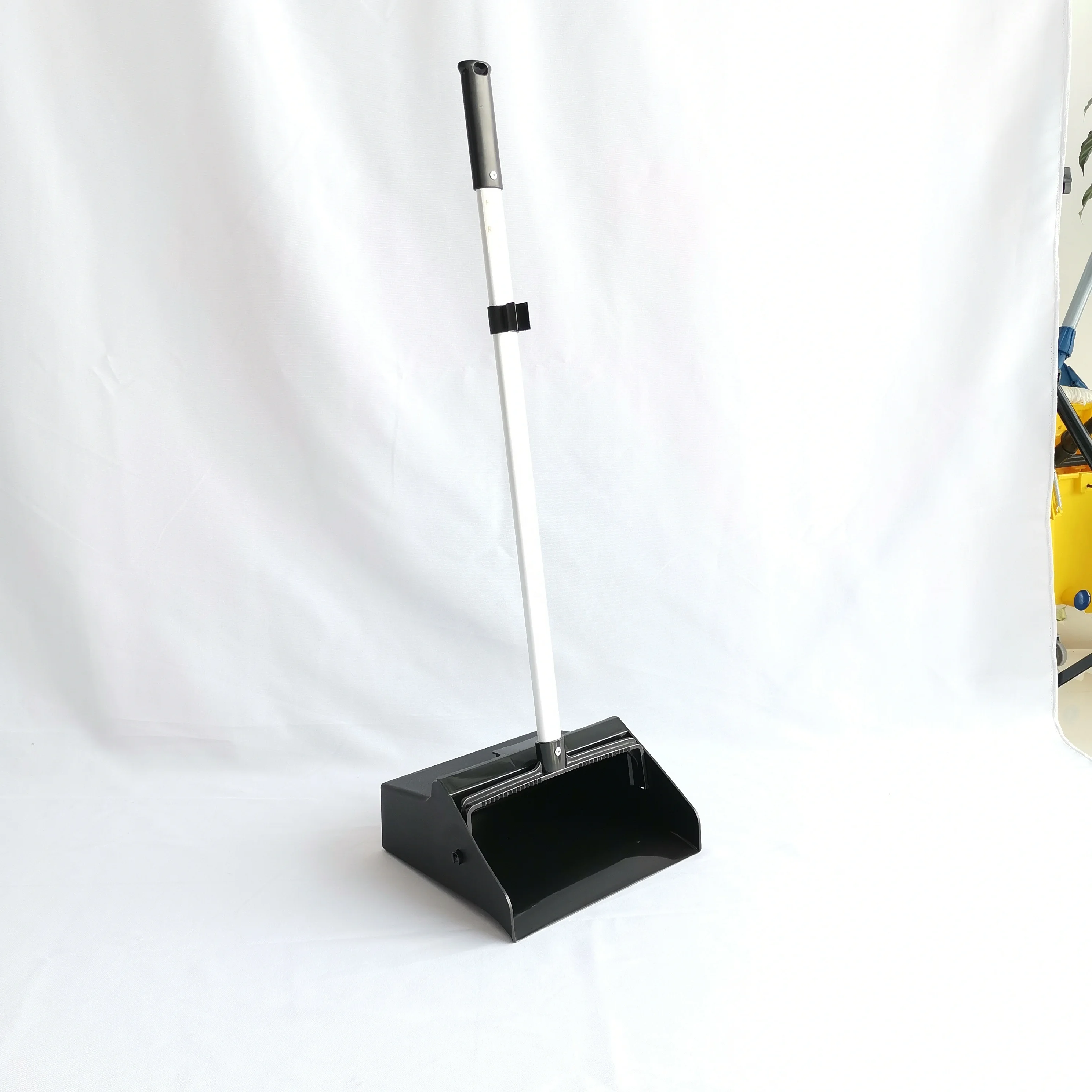 
Durable plastic long handle black dustpan broom set 