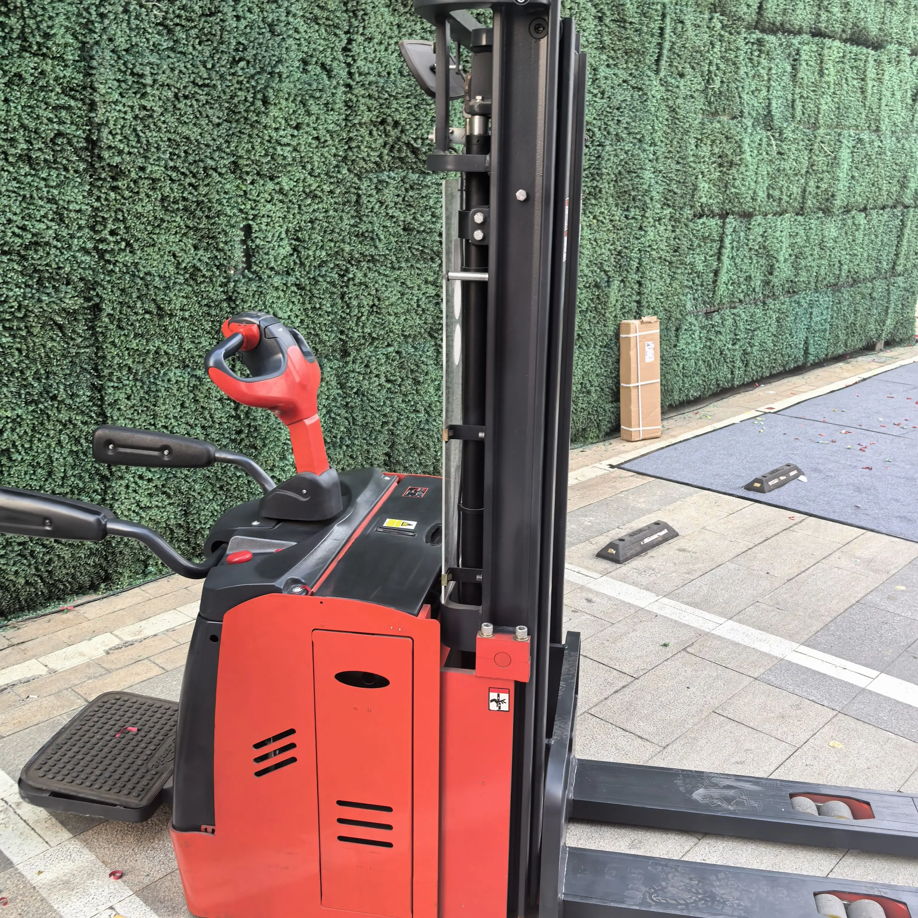 1.5 3 tons CE Linde Baoli alloy material stacker origin straight hair storage forklift manufacturers direct supply