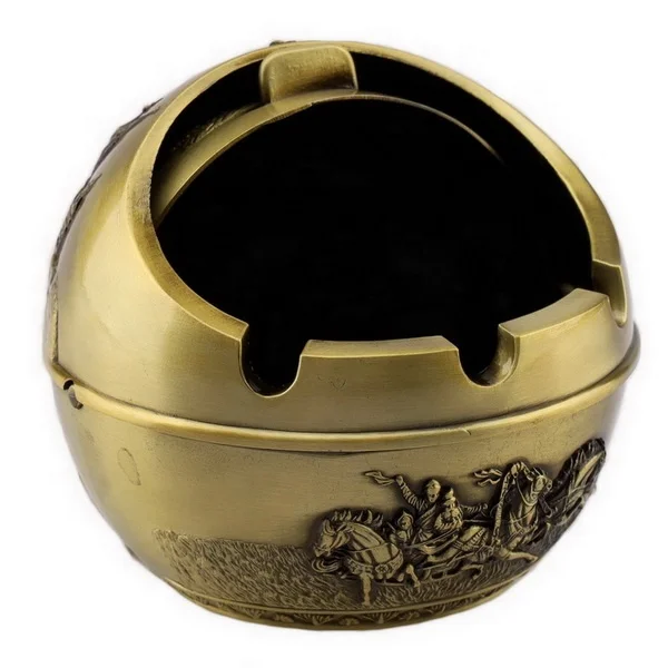 
Retro Windproof Castle Metal Ashtray with Lid Globular Car Ashtray Home Living Room Office Desktop Decor Accessory 