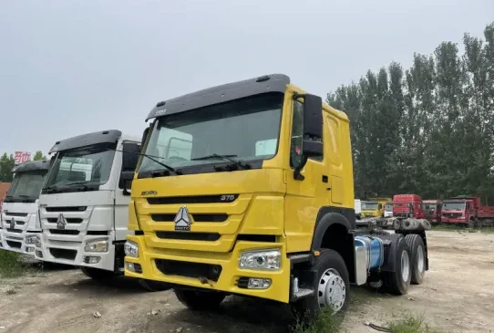 China Favorable Price Sinotruk HOWO 10 Wheels 371/420 HP Tractor Truck