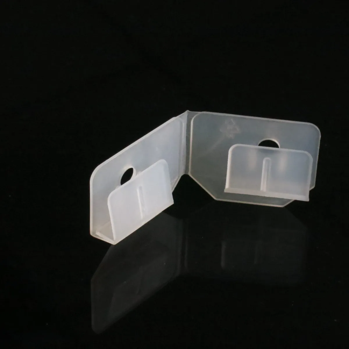 plastic flexible display foot for cardboard