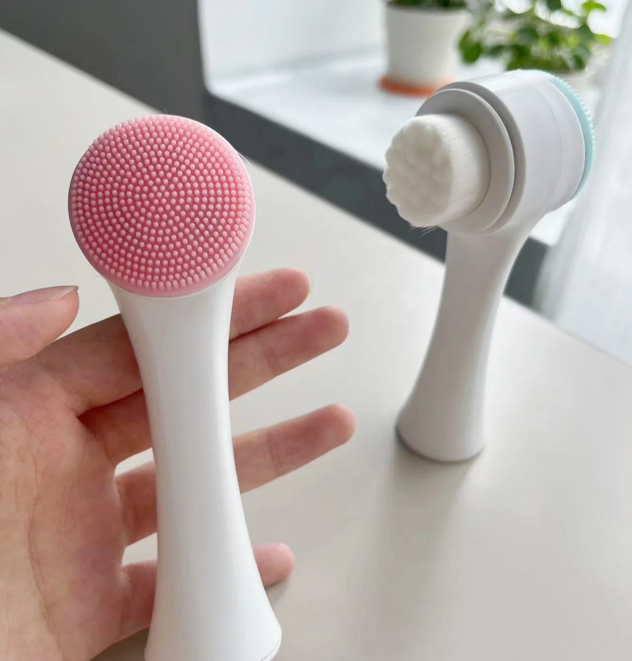Double-sided face cleansing brush Brand easy carry soft hair facial deep cleaning brush Facial Brush