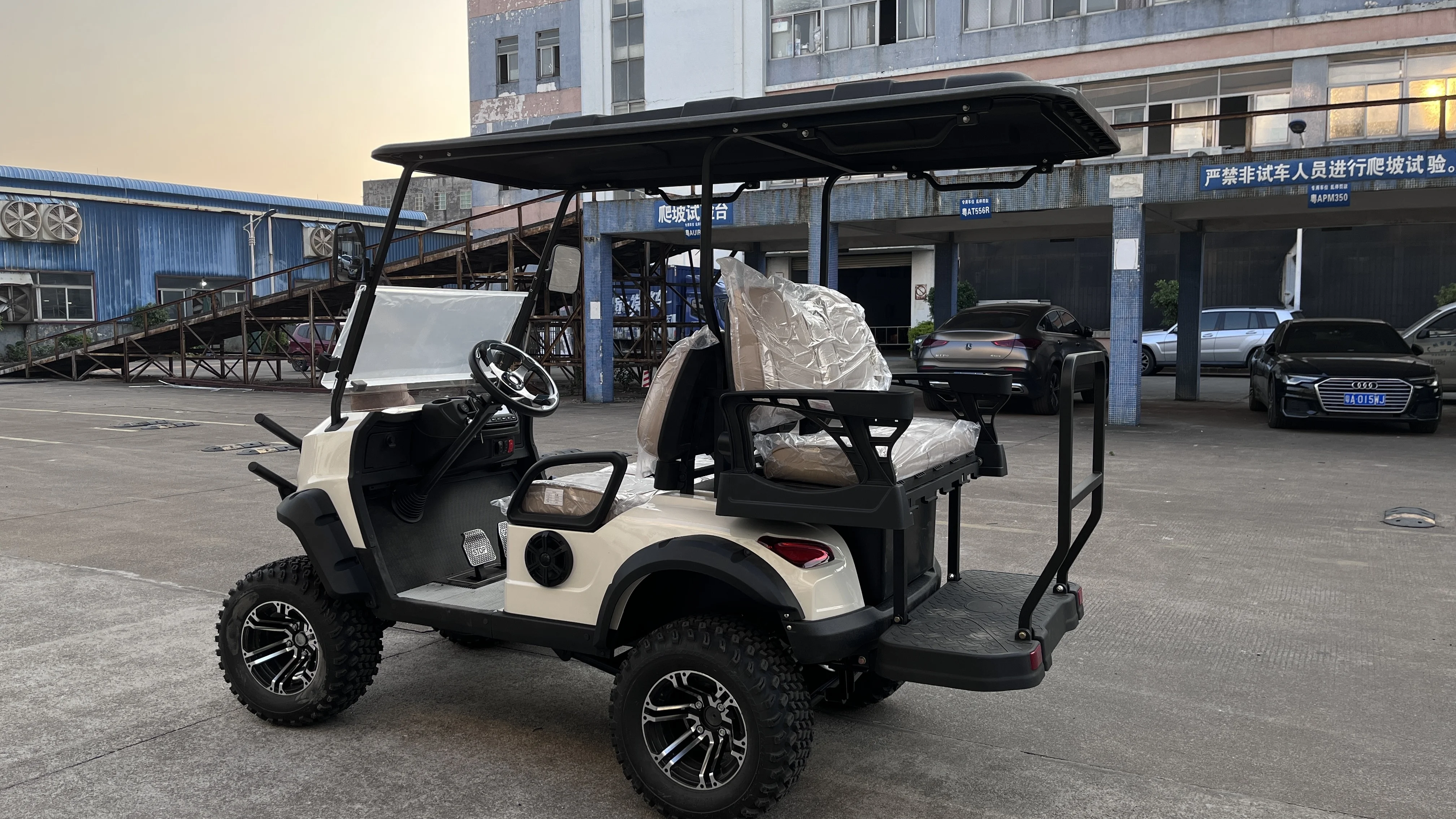 4 Wheel Golf Buggy Electric Scooter Golf Cart With Lithium Battery 4 Seater Golf Car Farm Hotel Car With CE DOT Approved