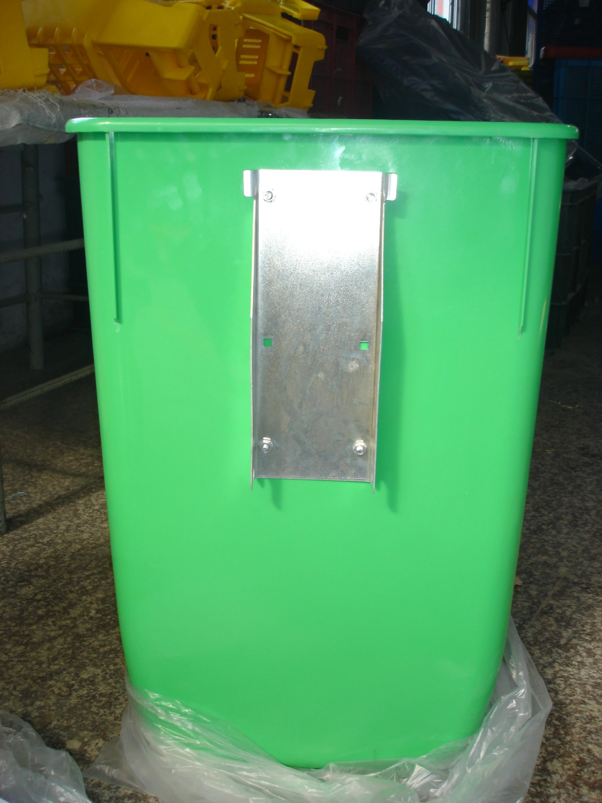 50liter Plastic Dustbin With Pole