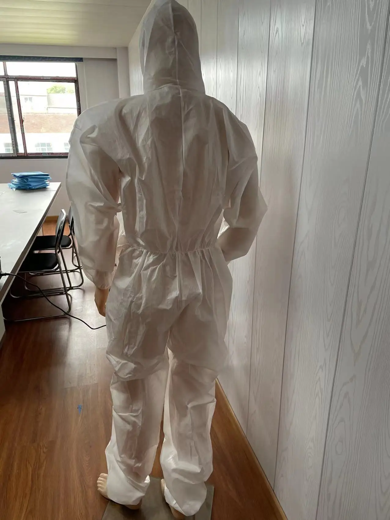 Disposable PP SMS Coverall with Hood without Shoe Cover 50g White Disposable Protective Coverall