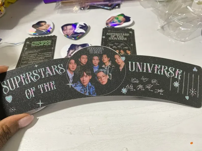 Wholesale K-pop high quality low MOQ holographic cupsleeve flat paper custom printing glitter cupsleeve cup sleeves for event