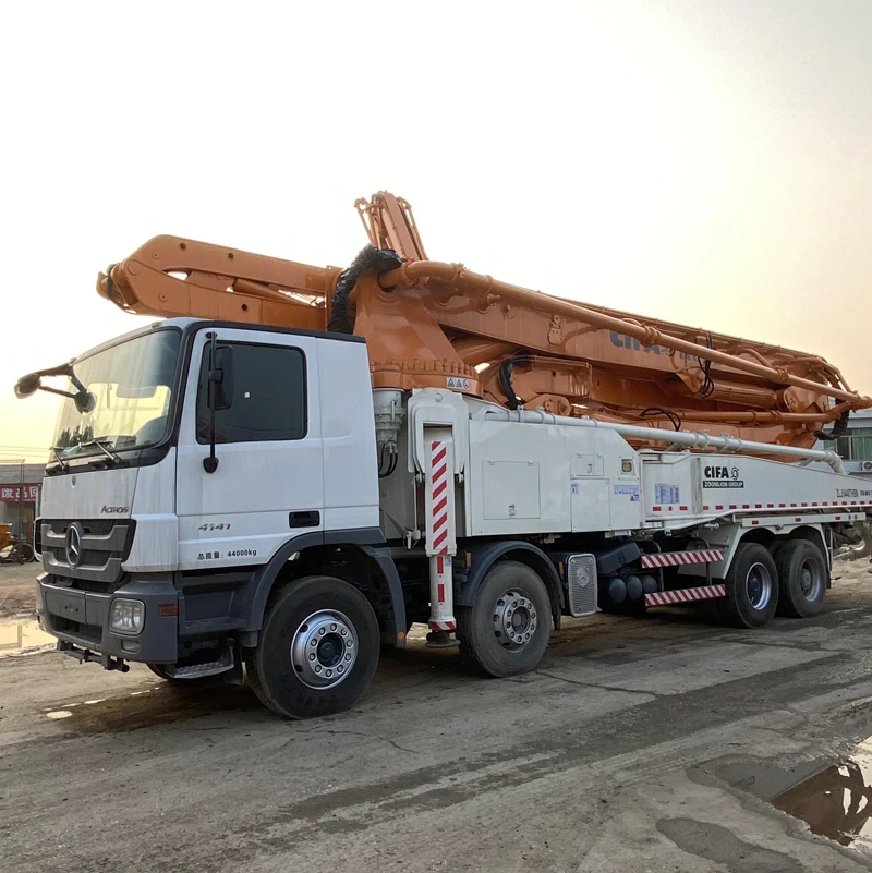 Б/у итальянские бетононасосы zoomlion CIFA 50 м 52 ACTROS 4141 Восстановленный бетононасос грузовик для продажи