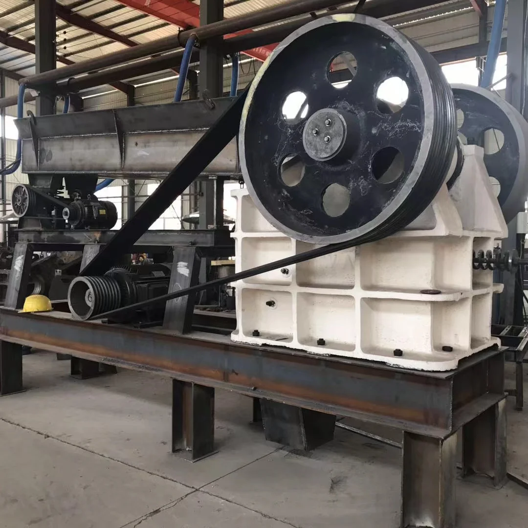 Small jaw crusher with diesel engine OR electric motor Mobile stone crusher machine