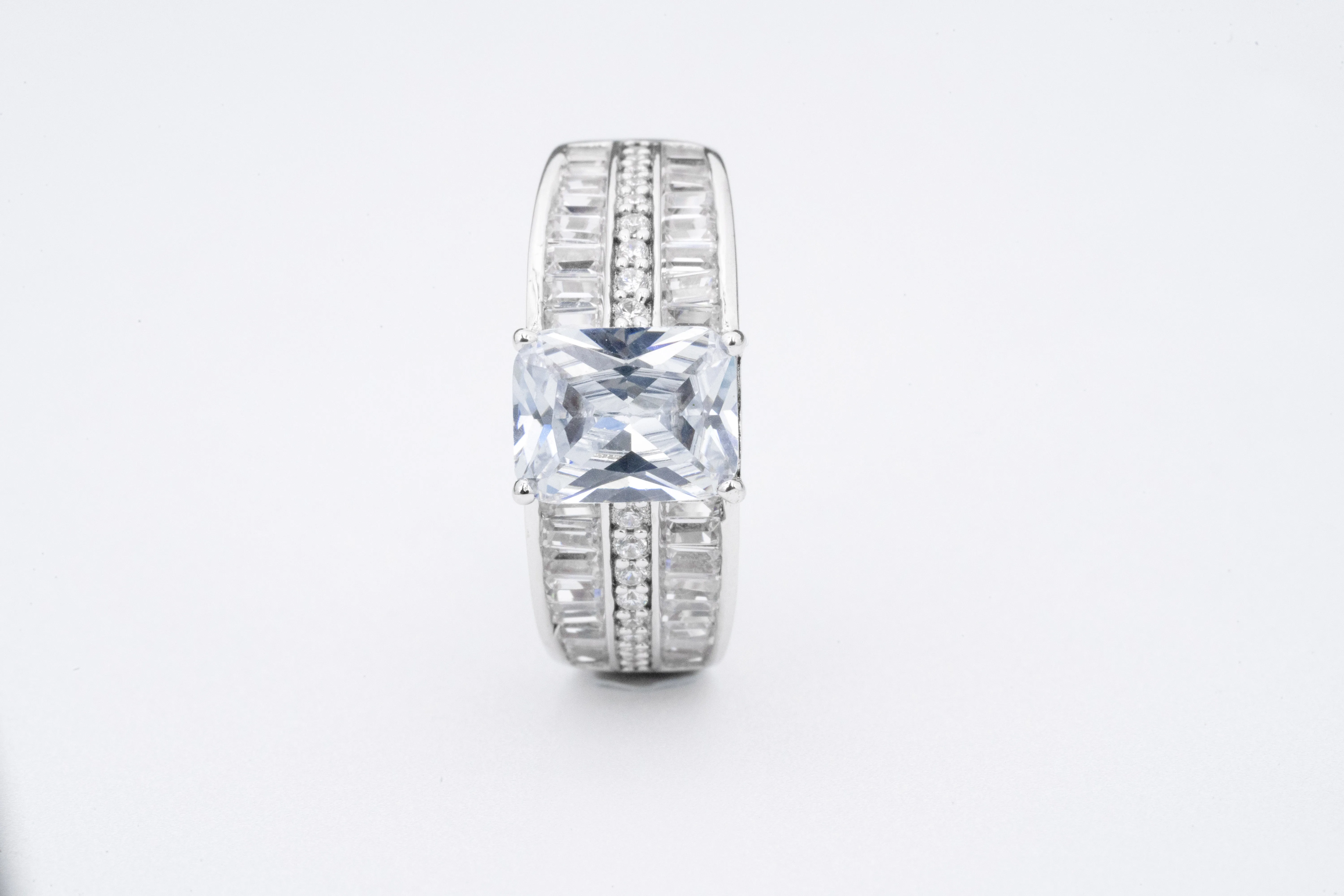 Captivating Brilliance at Affordable Prices Lab Grown Diamond Rings 18k Plated Artificial Diamond Ring