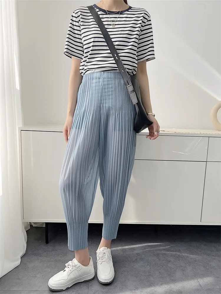 Women Casual Loose Miyake Pleated Carrot Pants Elastic Waist Solid Color Pocket Summer Harem Pants pleated pant