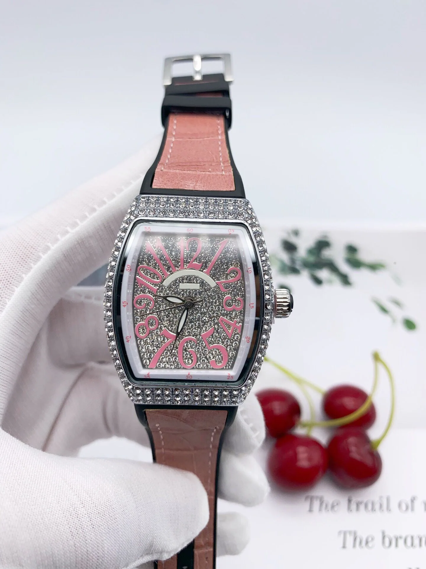 Ladies quartz watch low-key luxury with diamond personality fashion quartz watch