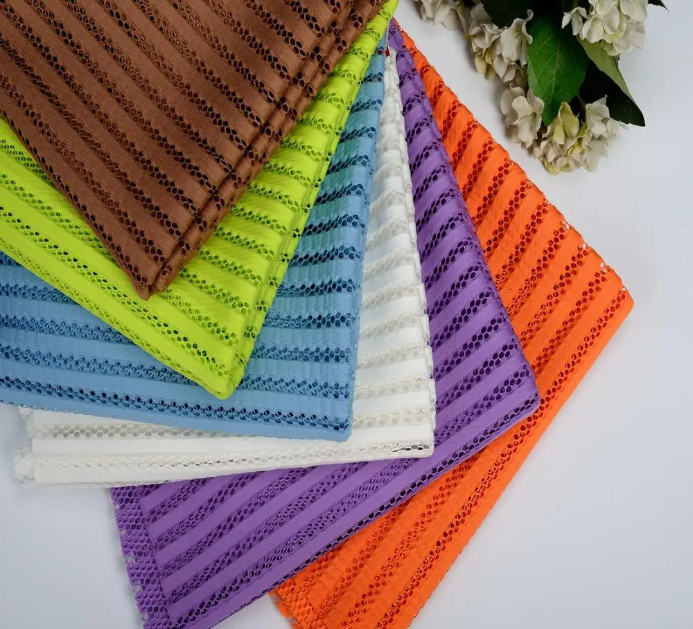 Бесплатный образец, 3D 100% полиэстер, трикотажная ткань, сетка для наматрасника, обивка с красочной дышащей и моющейся фабрикой