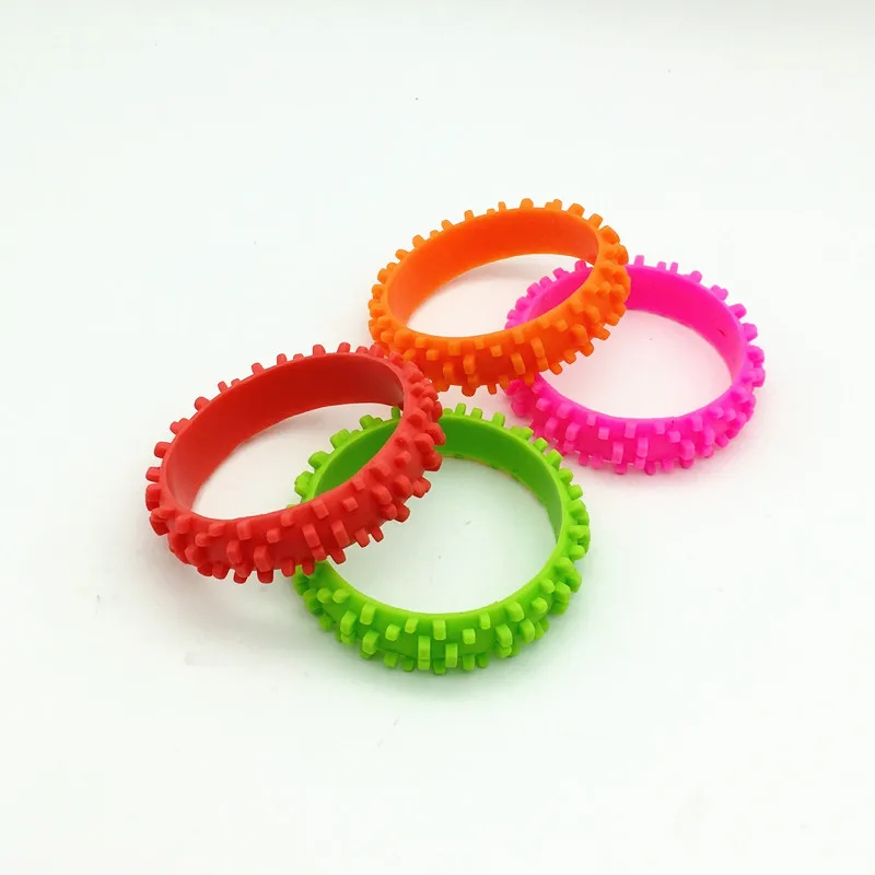 Модный силиконовый браслет с резиновыми шинами