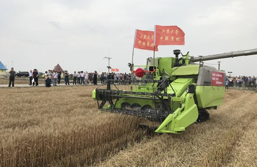 Zoomlion 4yz-3c1 кукурузный комбайн по низкой