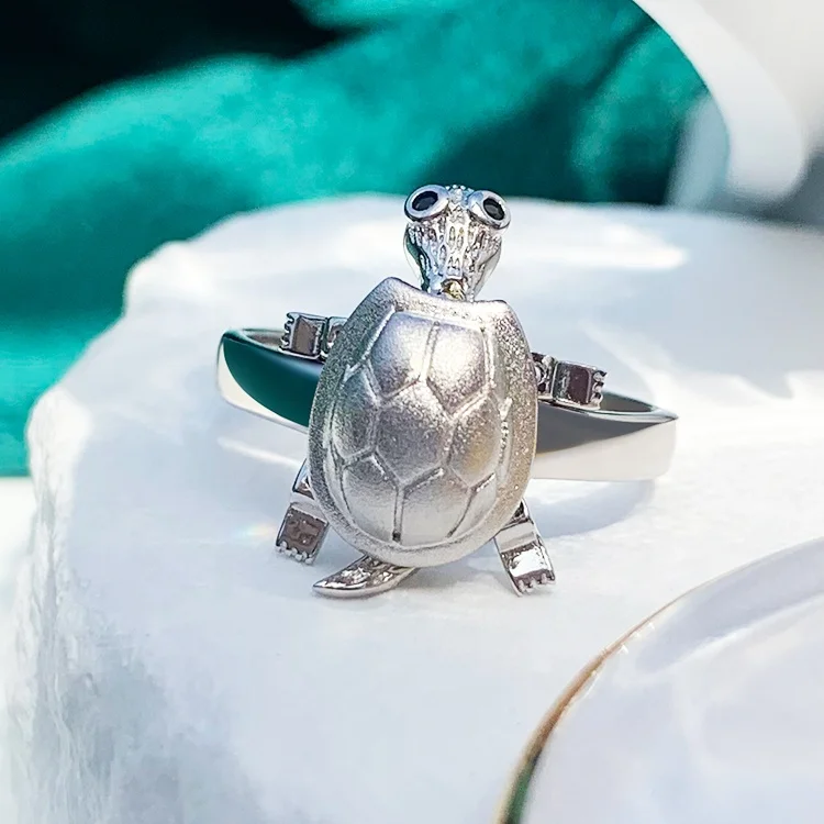 Trendy Women Fine Jewelry 925 Sterling Silver Turtle Shape Ring White Gold Plated for Friend Party