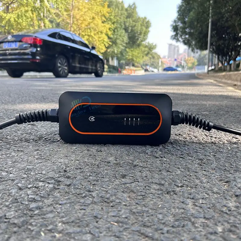 Mode 2  Electric Car Charger Portable EVSE Type 2 Current Ajustable 250VAC Type 2 32A 7.4KW Or GB/T Type 1 Plug