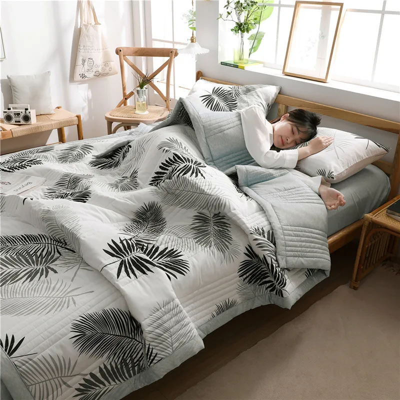 Wholesale Customised Super Soft 100% Polyester Microfiber Bedspread Print Flower Quilted Bed Spread Comforter Quilt