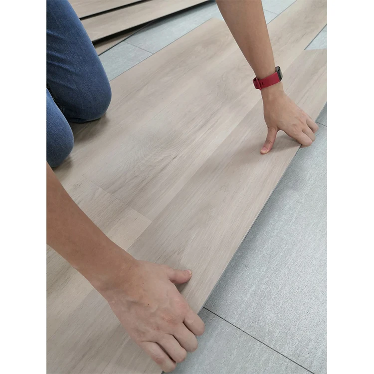Manufacture Whole Sale Cheap Tile Click Vinyl Floor Oak Engineered Flooring For Bedroom