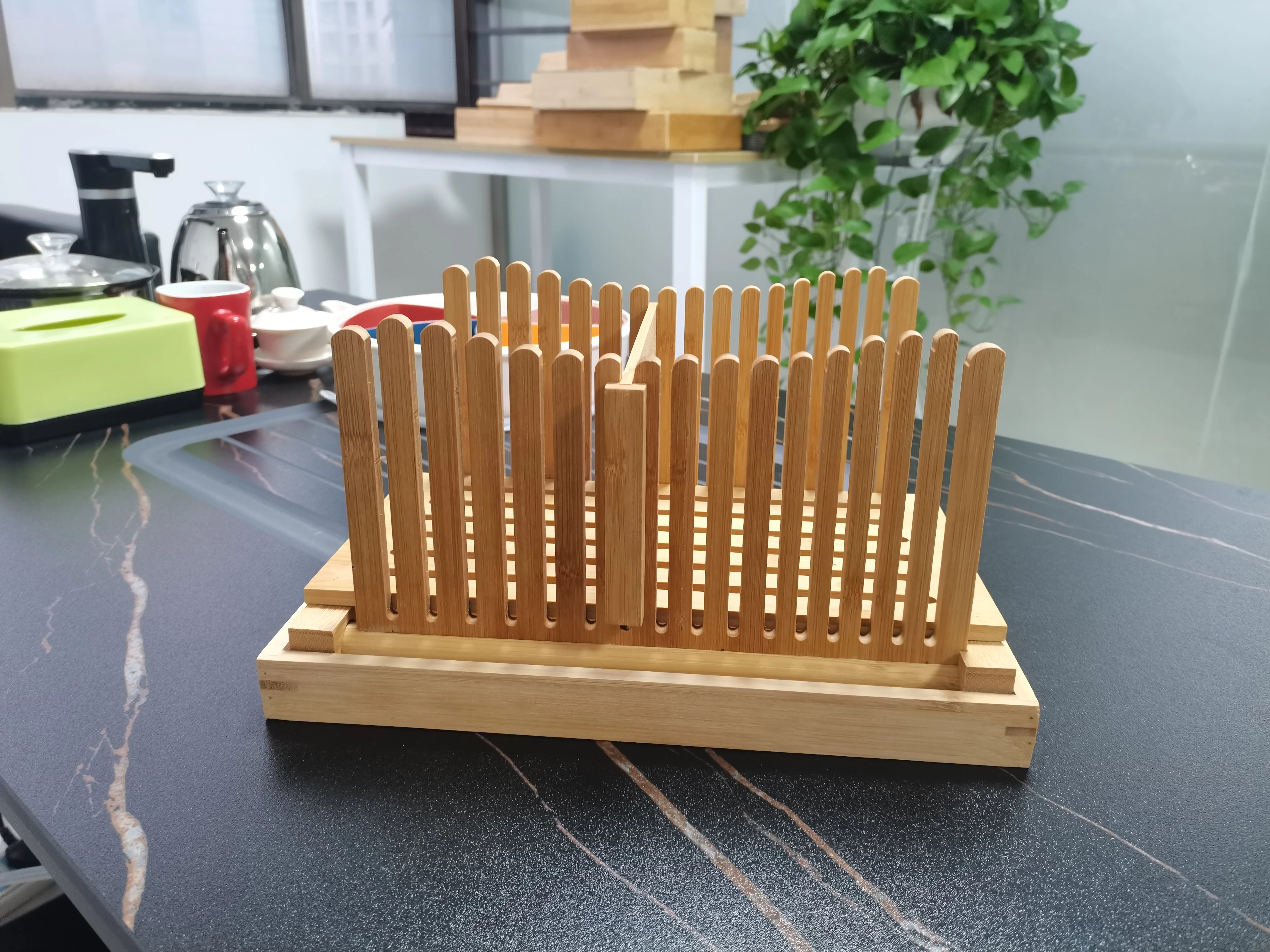 Bread slicing guide Adjustable Foldable Nature Thickness Crumb Catcher Tray Wood Bamboo Bread Slicer with knife