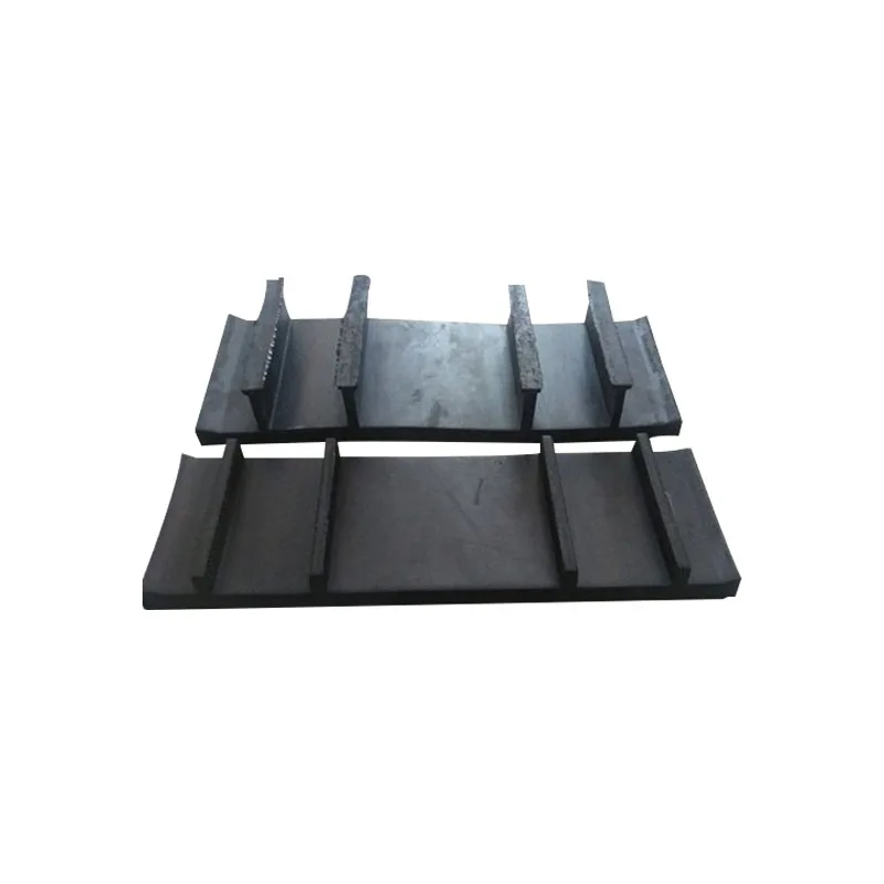 The construction joint shall be pasted with water stop belt outside the deformation joint water stop belt of metro tunnel