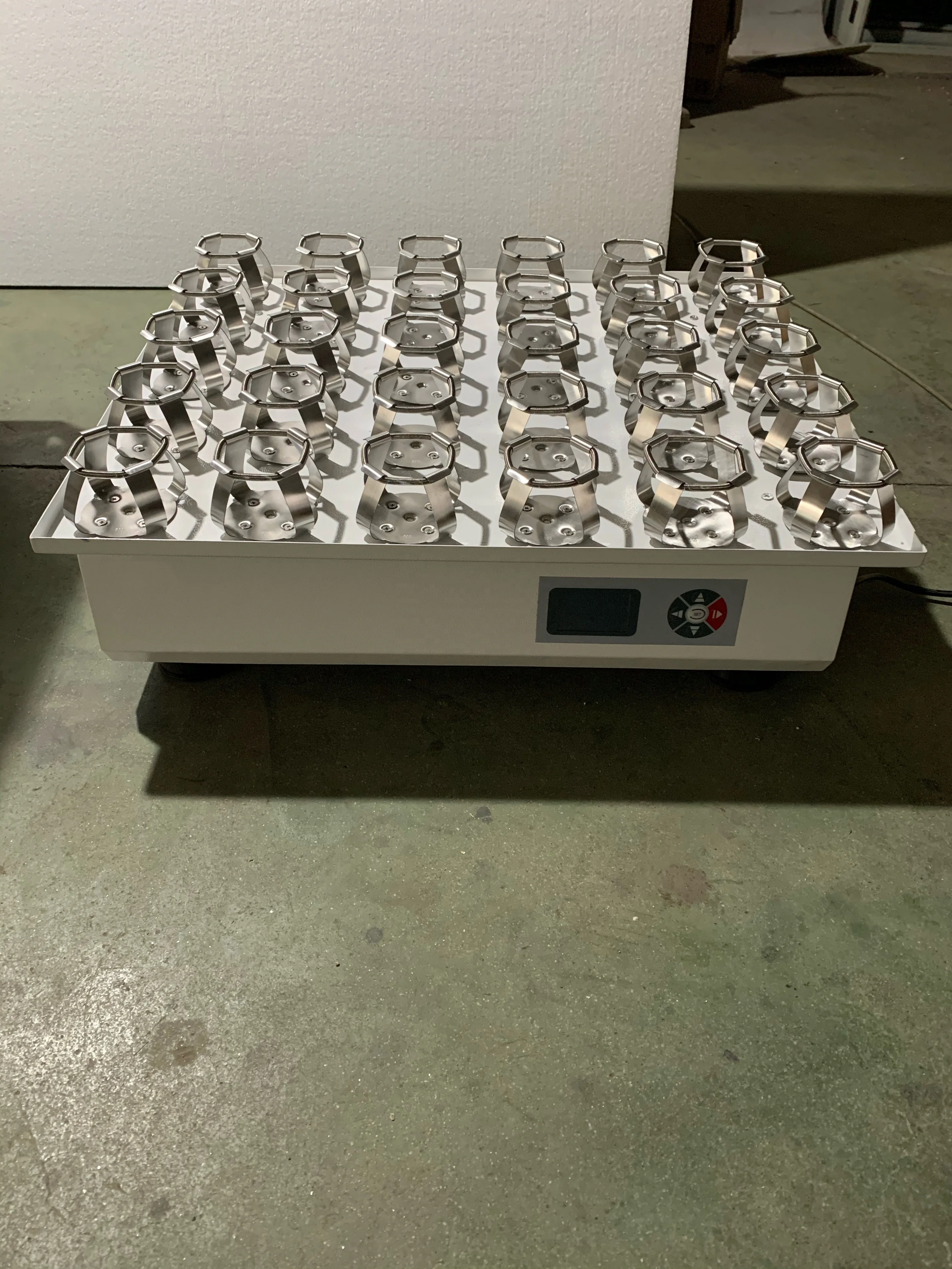 High Quality Laboratory Equipment Digital Rotating Oscillator Orbital Shaker Flask Shaker for Liquid Mix