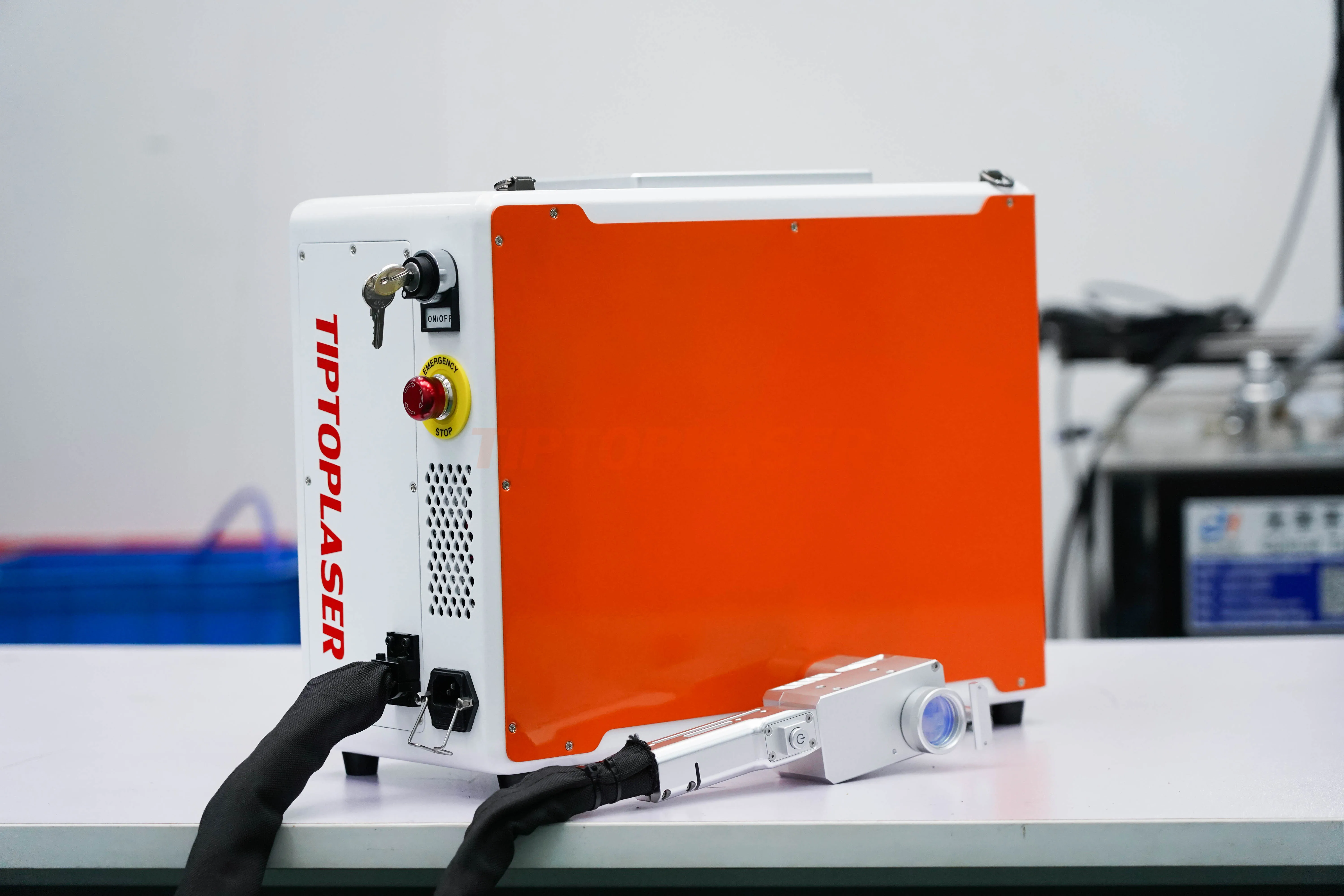 Лазерная импульсная машина для очистки краски от ржавчины по цене 50 Вт 100 200 лазерная коррозии и TIPTOPLASER