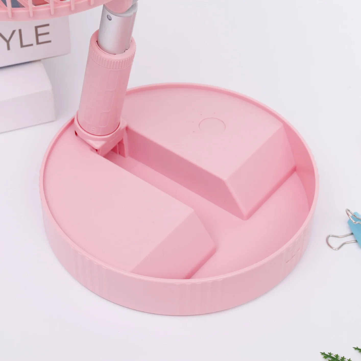 New USB folding fan portable mini fan desktop retractable vertical fan rechargeable fan factory low price wholesale