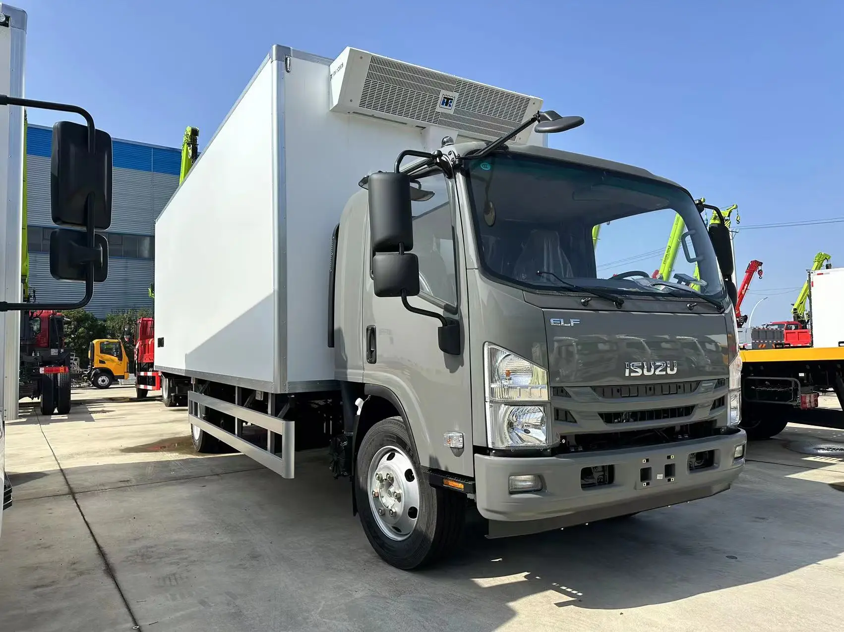 Factory hot sale isuzu 8 tons refrigerated truck diesel 4*2 refrigerator truck with hot King cooling system on sale