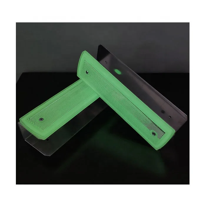 Road safety signs barrier Highway guardrail used high reflective and self luminous road delineator reflector