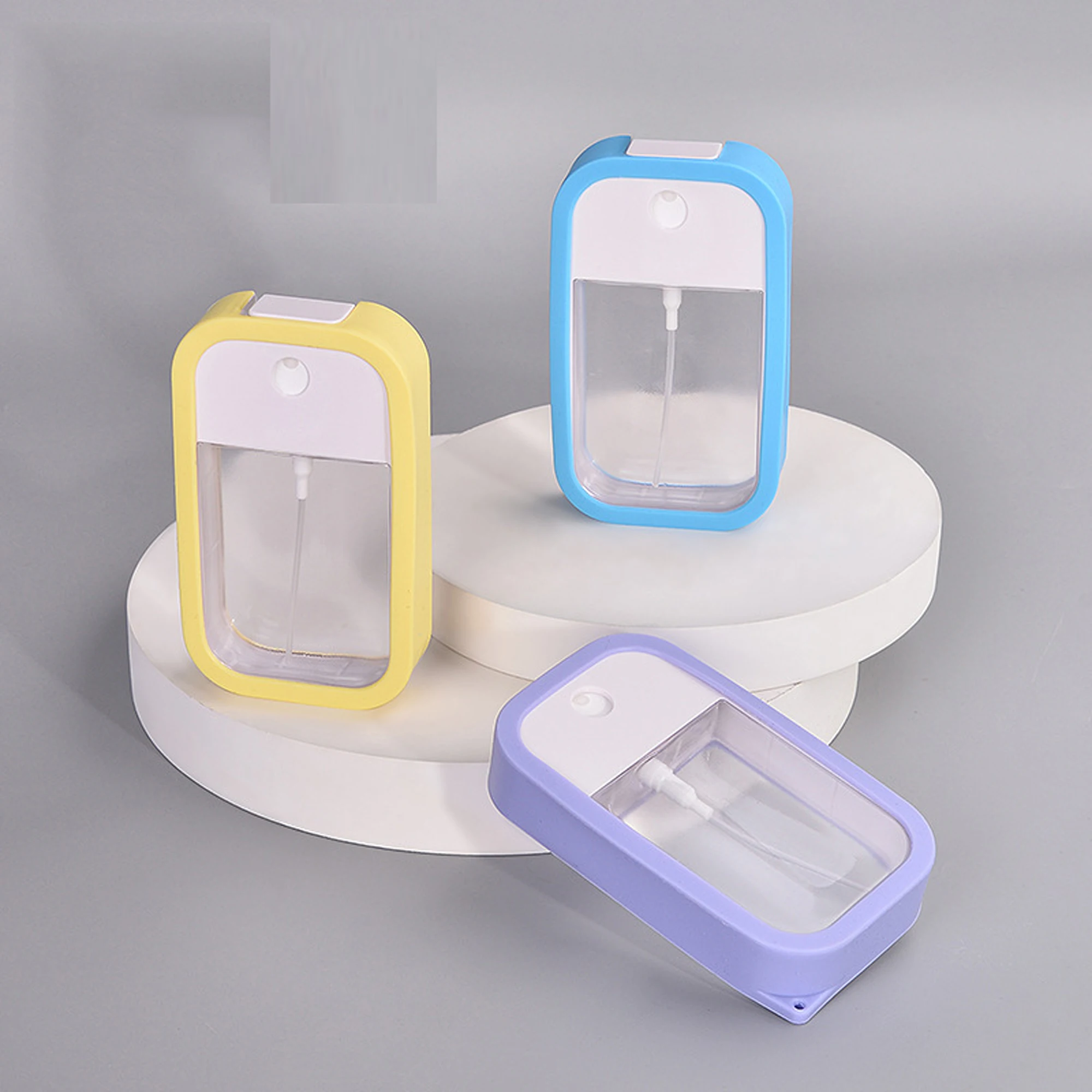 Manufacturers 38ml/45ml PET/PP New Design Phone Type Travel Pocket Credit Card Plastic Perfume Spray Bottle