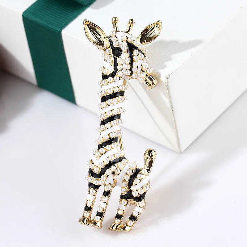 Cute Fashion Suite Jewelry Accessories Enamel Metal Alloy Suite Shoulder Lapel Pins Cartoon Pearl Giraffe Brooch