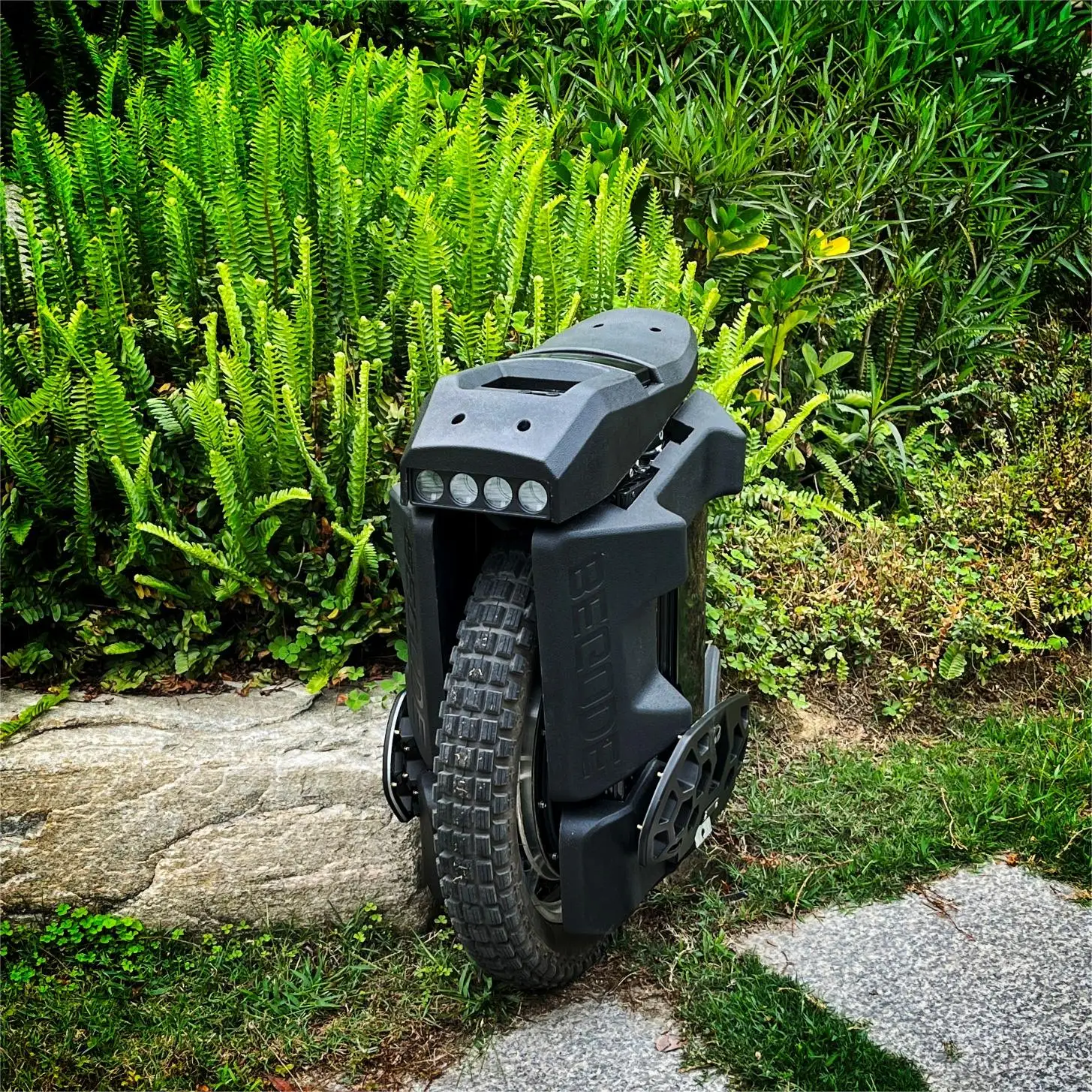В наличии новейшая внедорожная шина 20 дюймов 2400wh / 134v 50E