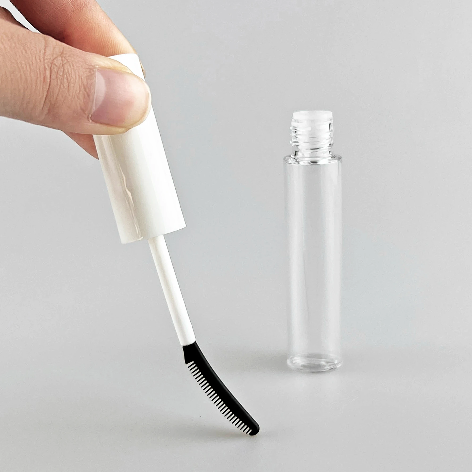 in stock low moq Custom Empty Lipgloss Clear Plastic Mascara Tube Liquid Container Plastic Tube With Brush Eye Lash Brush Bottle