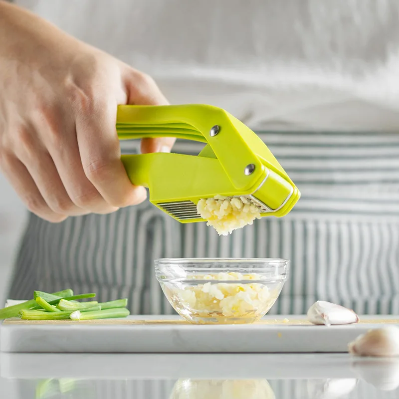 New 2-in-1 Kitchen Garlic Press and Cutter Household Fruit & Vegetable Tools for Pitting Garlic Fillets and Mixers