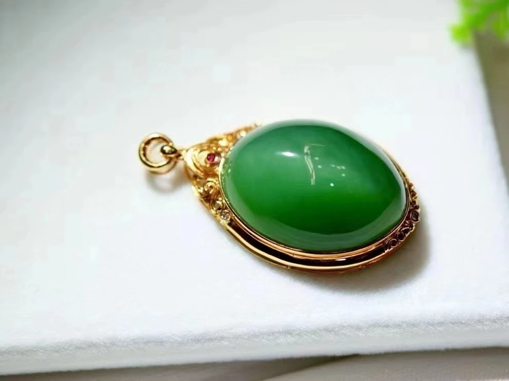MEDBOO Fine Jewelry Factory Real 18k White Gold Egg Jewellery Classic Spinach Green Nephrite Hetian Jasper Jade Pendant.