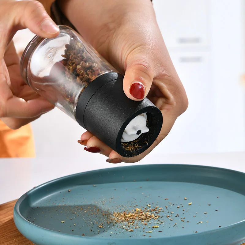 Refillable 140ml Salt and Pepper Spice Glass Bottle Grinder Manual Glass Grinder Bottle With  Black and White Lids
