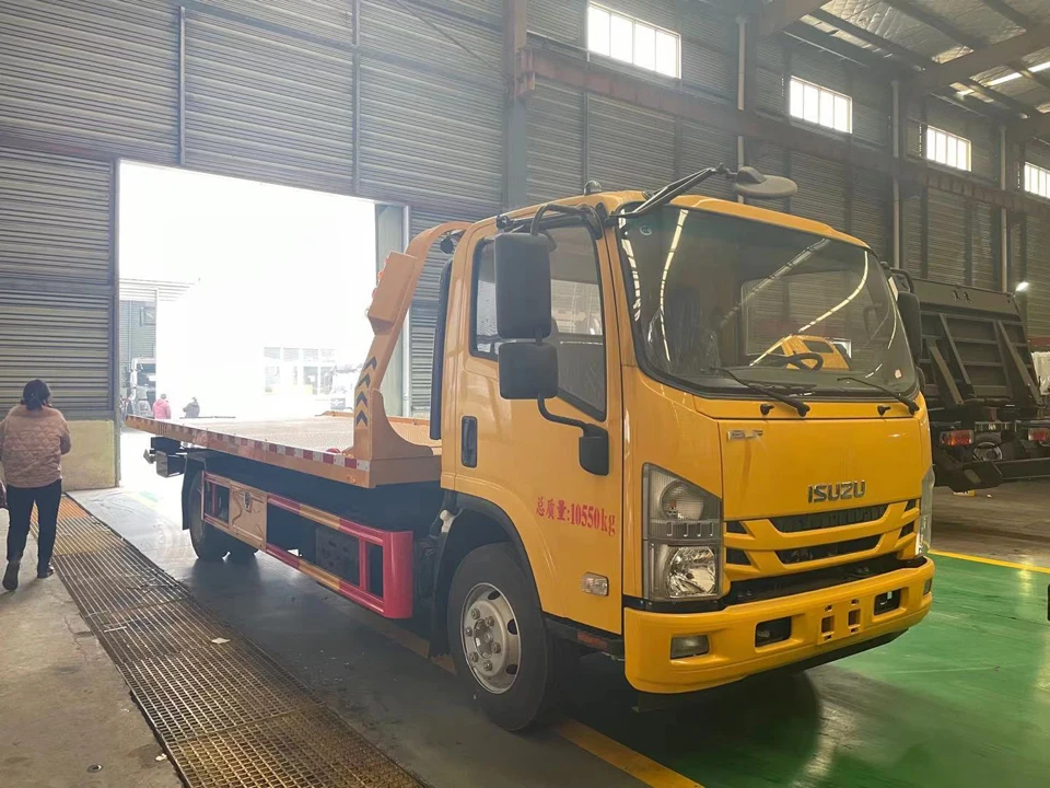 4X2  6 Tons Flatbed Wrecker Towing Truck Road Recovery Truck