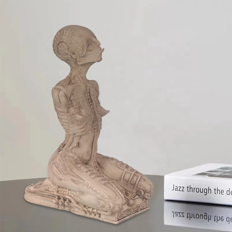 Cartoon comic statue desktop decoration resin statue character customization anime character alien statue