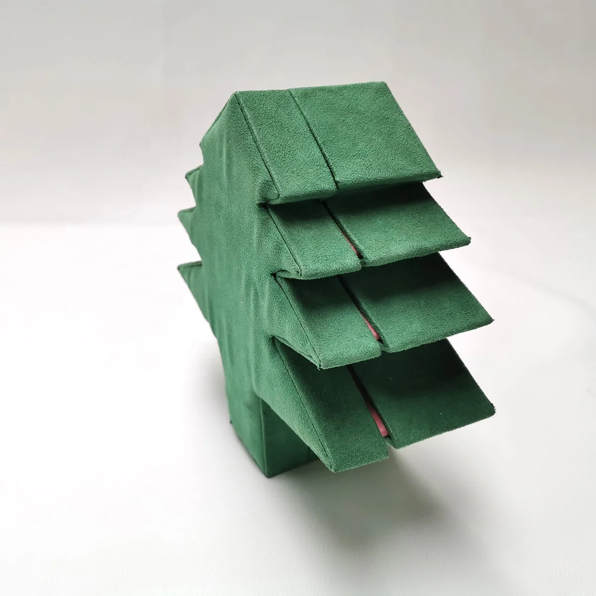 Fancy Christmas-Tree Shape Mini Velvet Chocolate Packaging Gift Box with Red Lining  for Snicker Chocolates