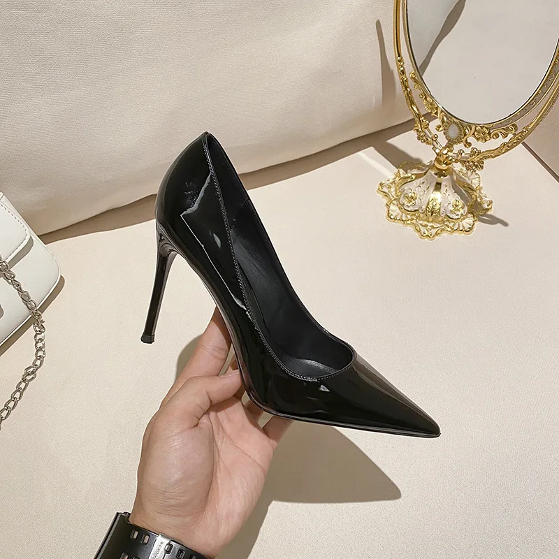 2024 Internet Celebrity Spring New Fashion Shallow Mouth Large Size Naked Lacquer Leather Pointed Thin High Heels Single Shoes
